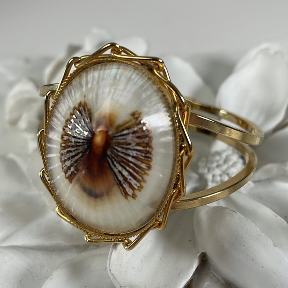Shell Dove Clamp Style Bangle - Picture 9 of 15
